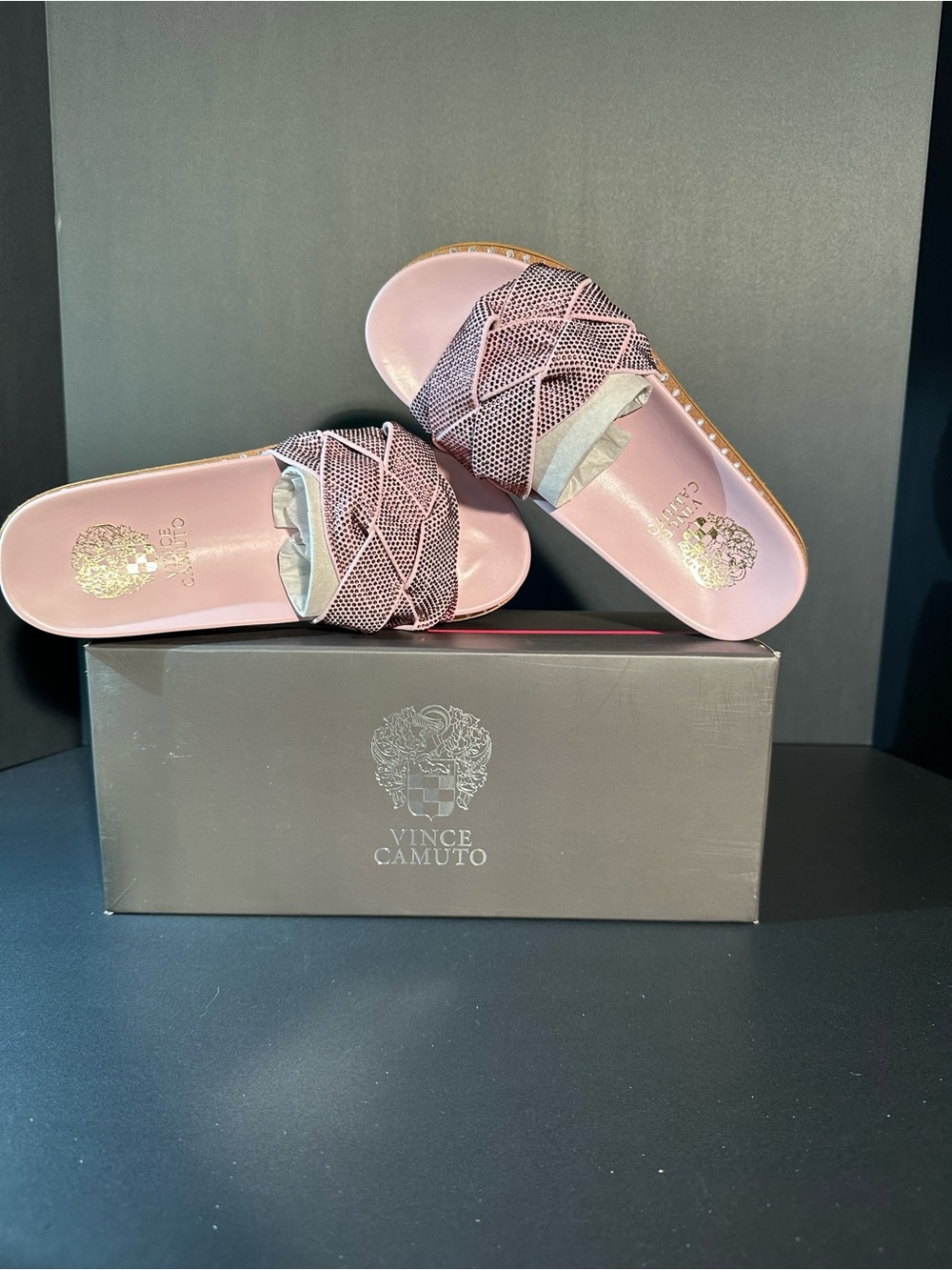 NIB Woman's 5 1/2 Vince Camuto Kevind Water Lily Slide Sandels Woven Rhinestones